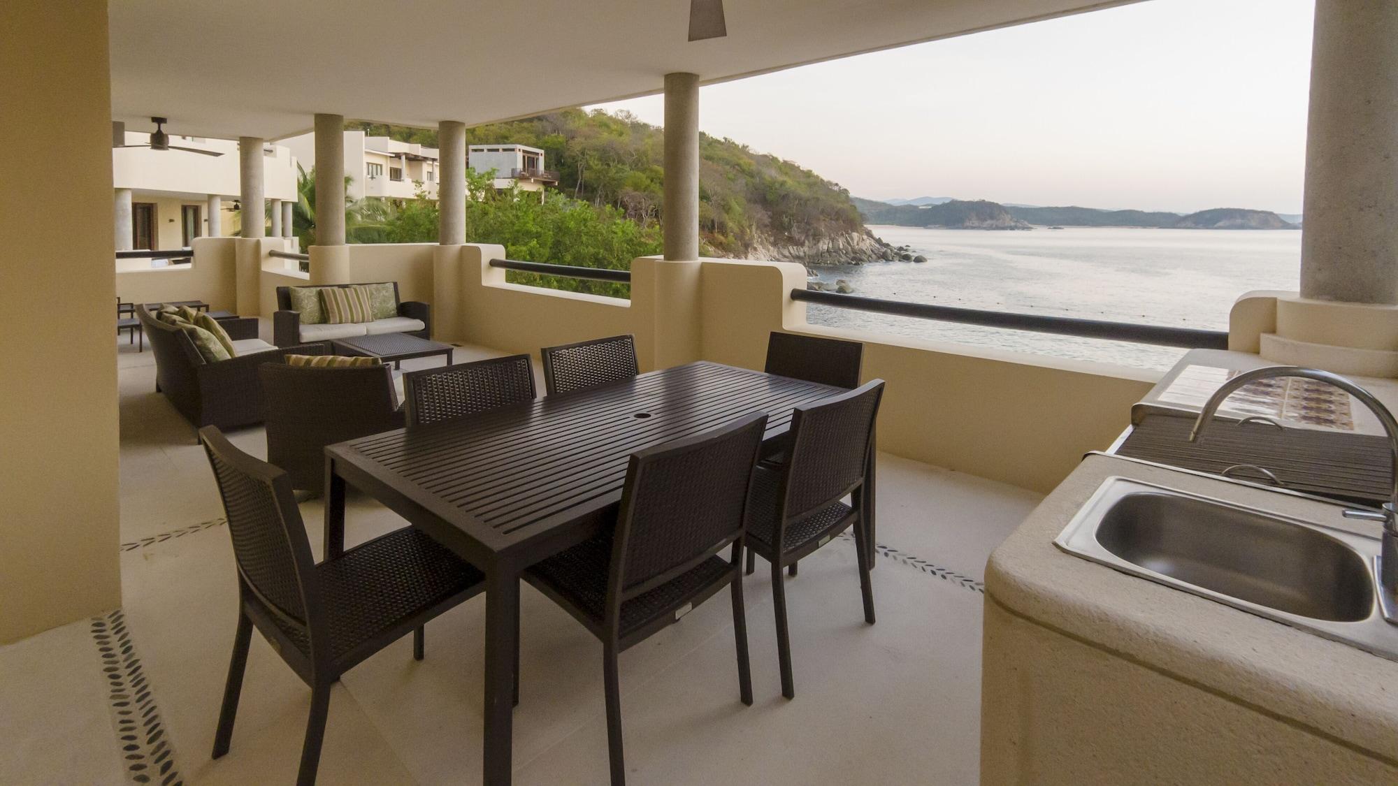 HOTEL CELESTE BEACH RESIDENCES AND SPA SANTA CRUZ HUATULCO 5* (Mexico) -  from US$ 328 | BOOKED